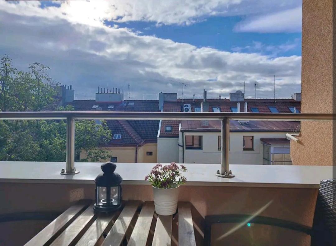 Cozy Rooftop With Balcony Prága Kültér fotó